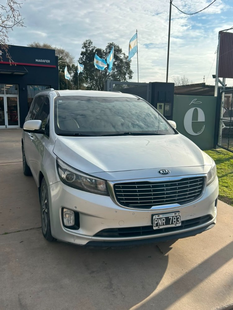 Kia CARNIVAL Van 2,2 Crdi 6AT 11p Premium 2017 — foto 2
